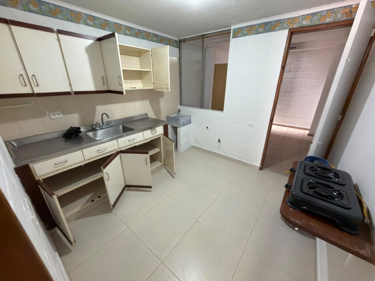 ARRIENDO APARTAESTUDIO EN CALASANZ