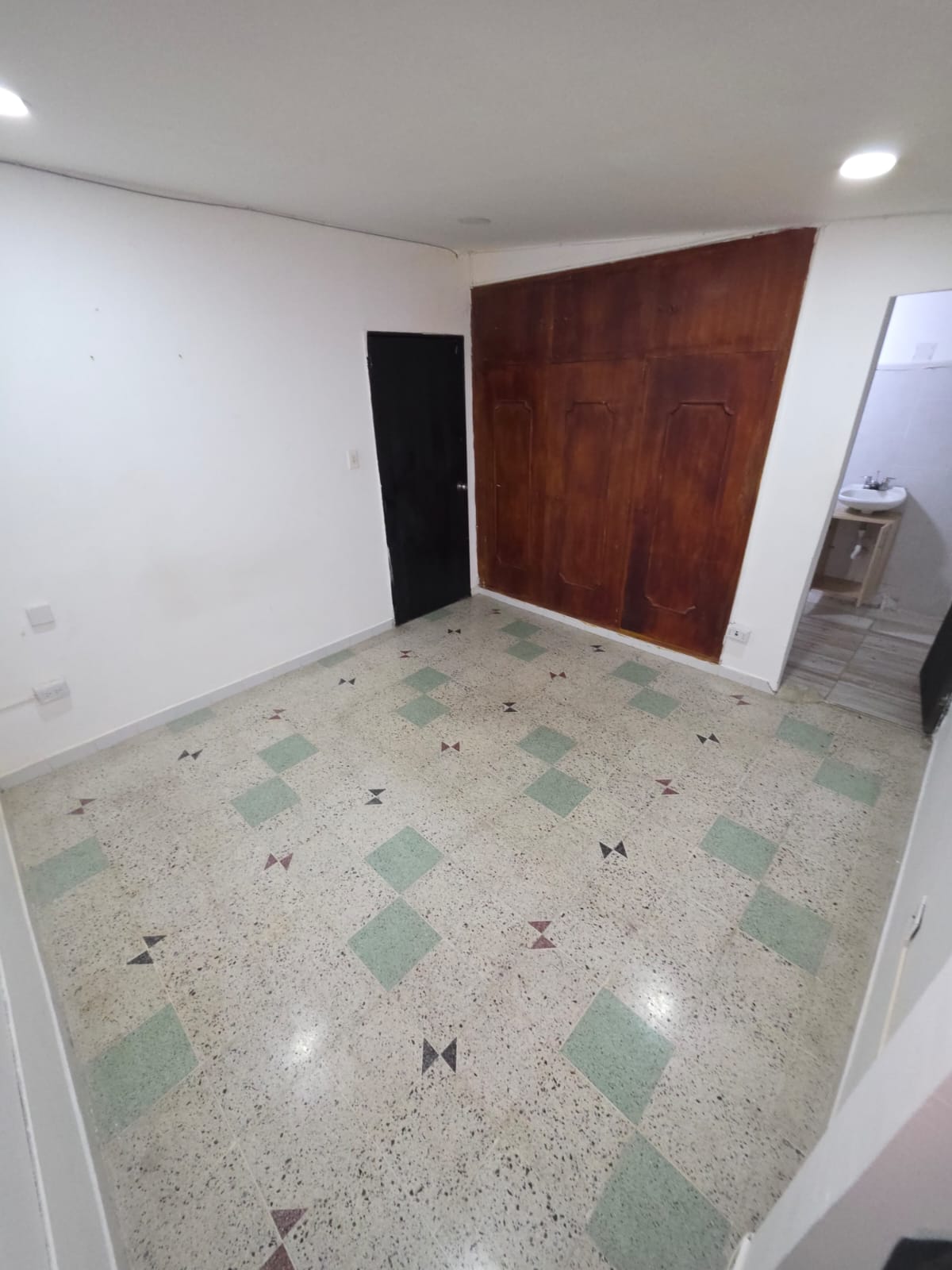 ARRIENDO CASA COMERCIAL EN CALASANZ
