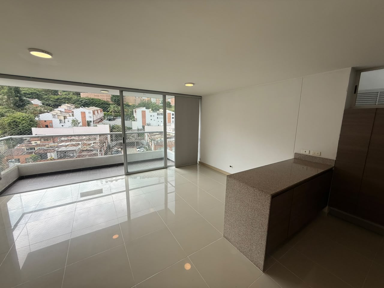 ARRIENDO APARTAMENTO EN LA LOMA DEL INDIO