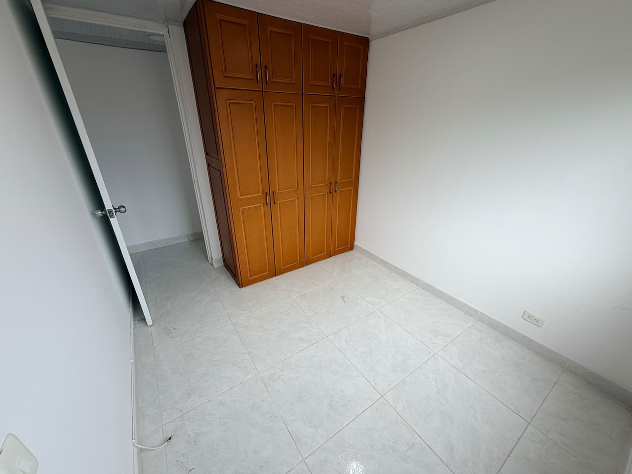 VENDO APARTAMENTO EN LOMA DE OS BERNAL