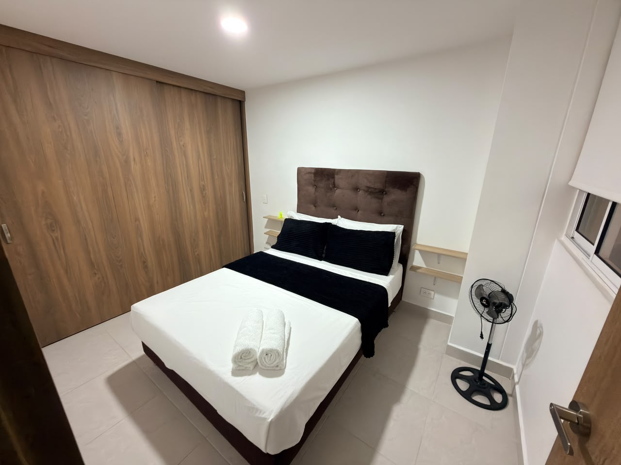 ARRIENDO APARTAMENTO AMOBLADO EN EL VELODROMO