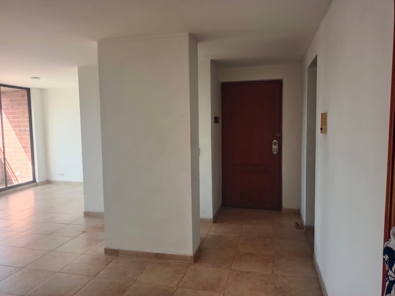 Se arrienda apartamento en laureles