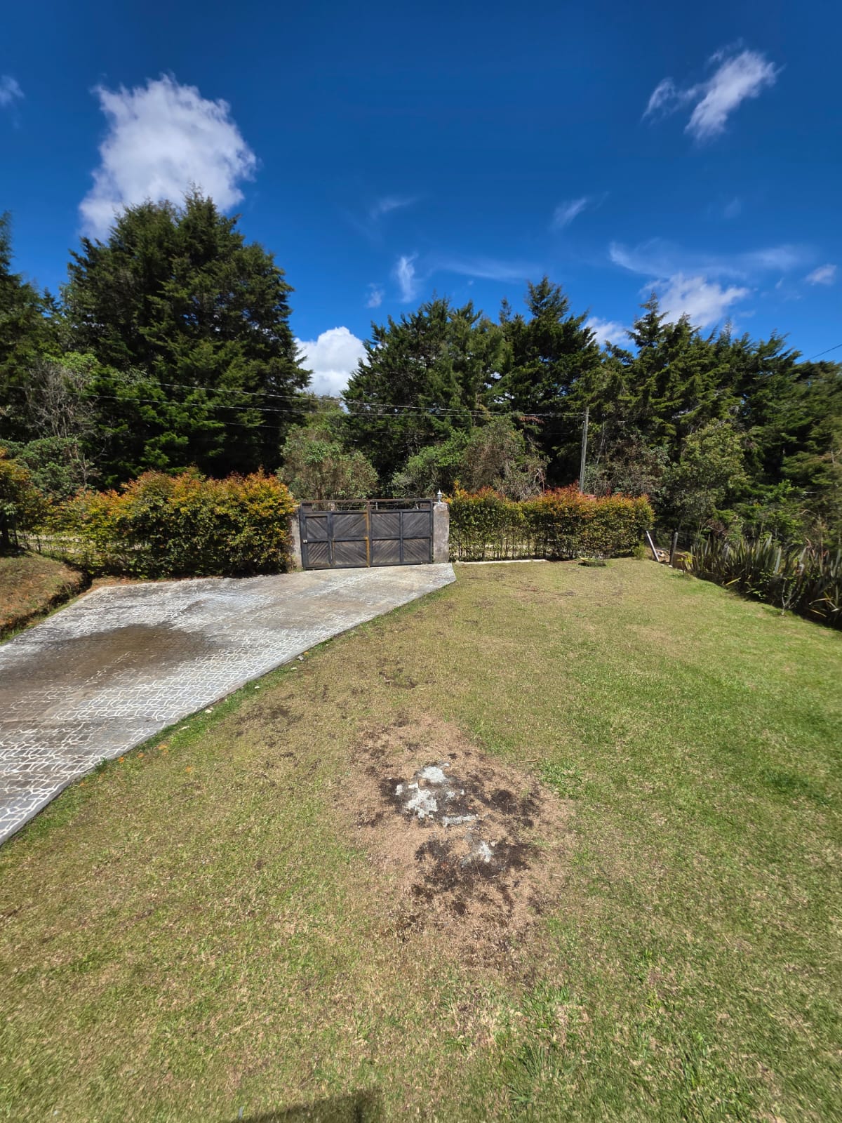 ARRIENDO CASA FINCA EN SANTA ELENA