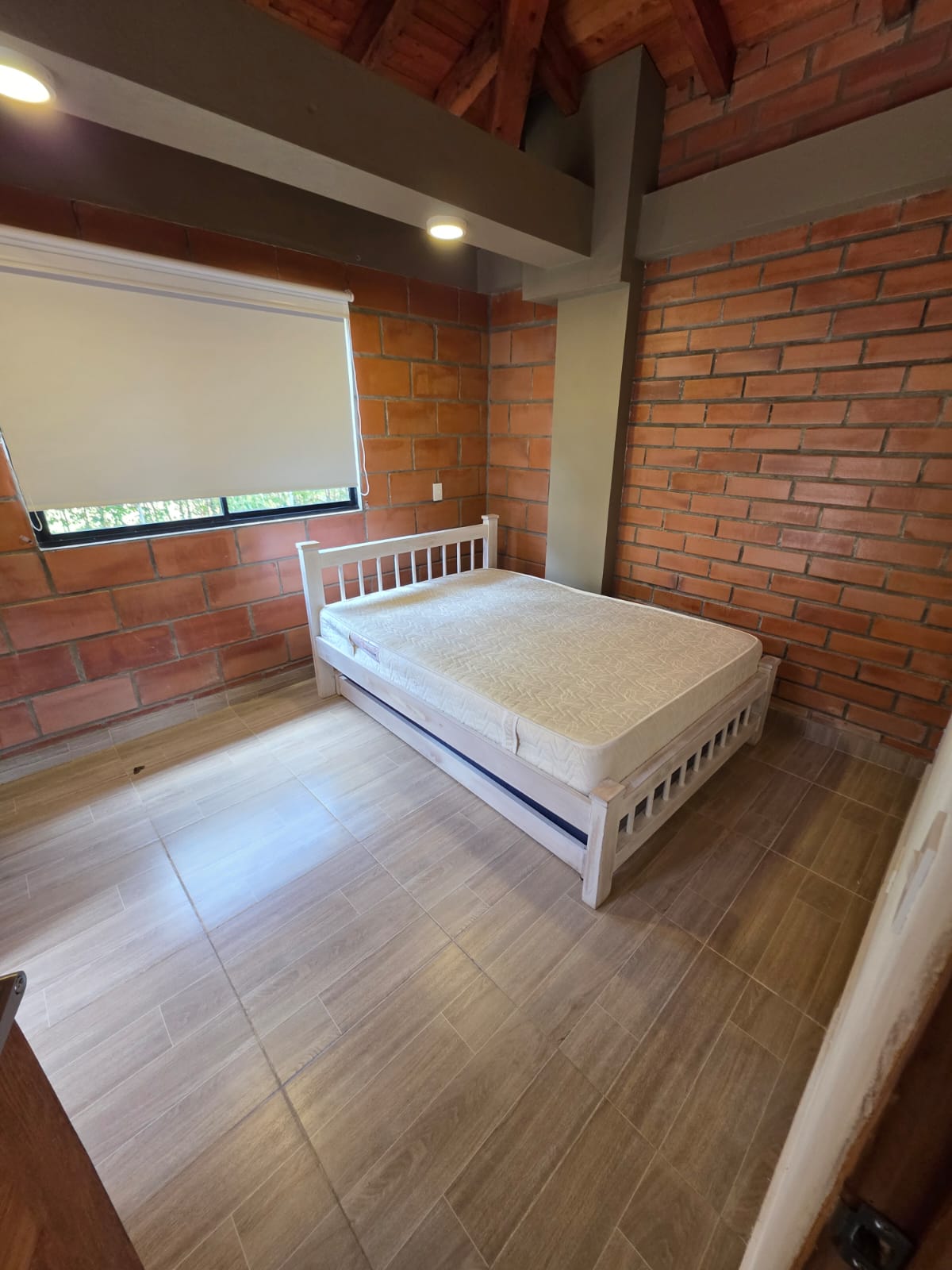 ARRIENDO CASA FINCA EN SANTA ELENA