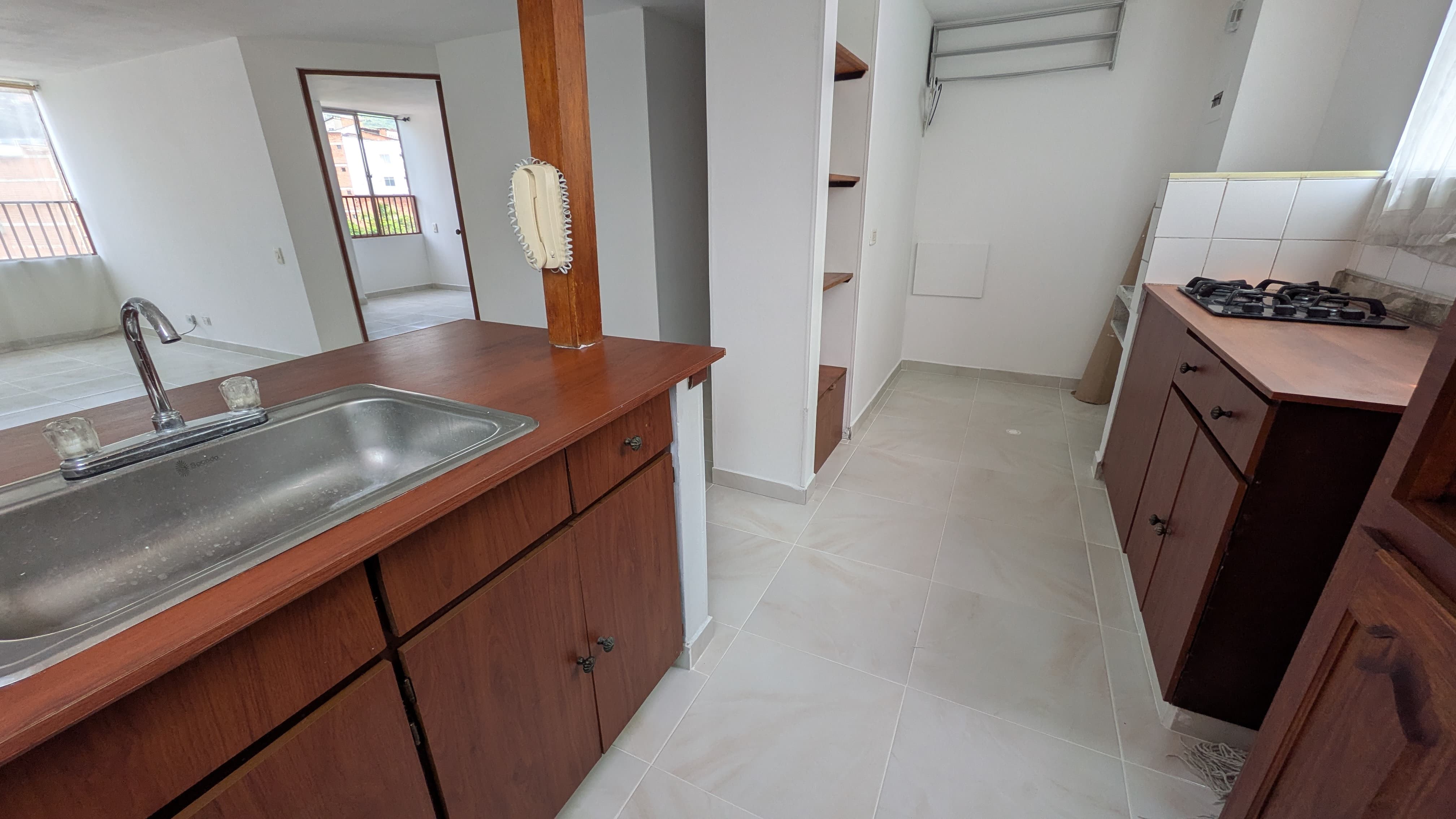 Arriendo apartamento en Calasanz parte baja