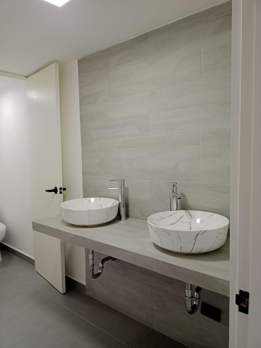 ARRIENDO LOCAL EN SIMON BOLIVAR