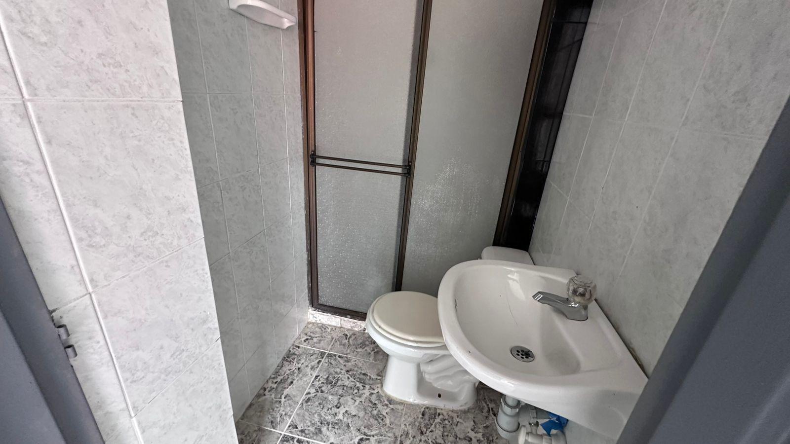 ARRIENDO APARTAESTUDIO EN LA FLORESTA