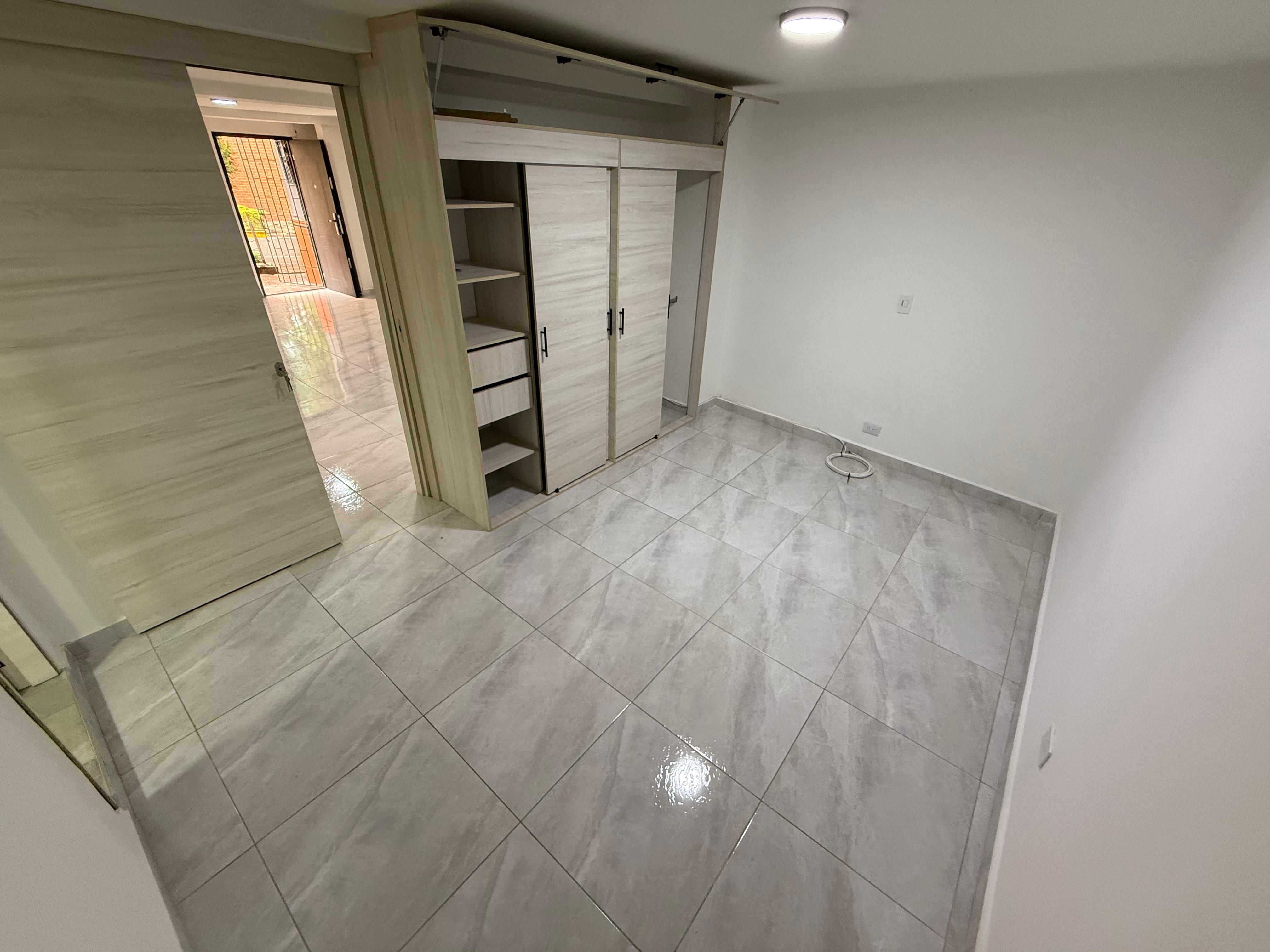 ARRIENDO APARTAESTUDIO EN LA FLORESTA