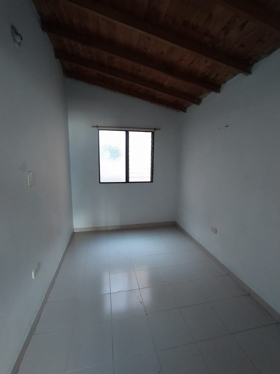 Arriendo Aparta-Estudio Sector La Milagrosa
