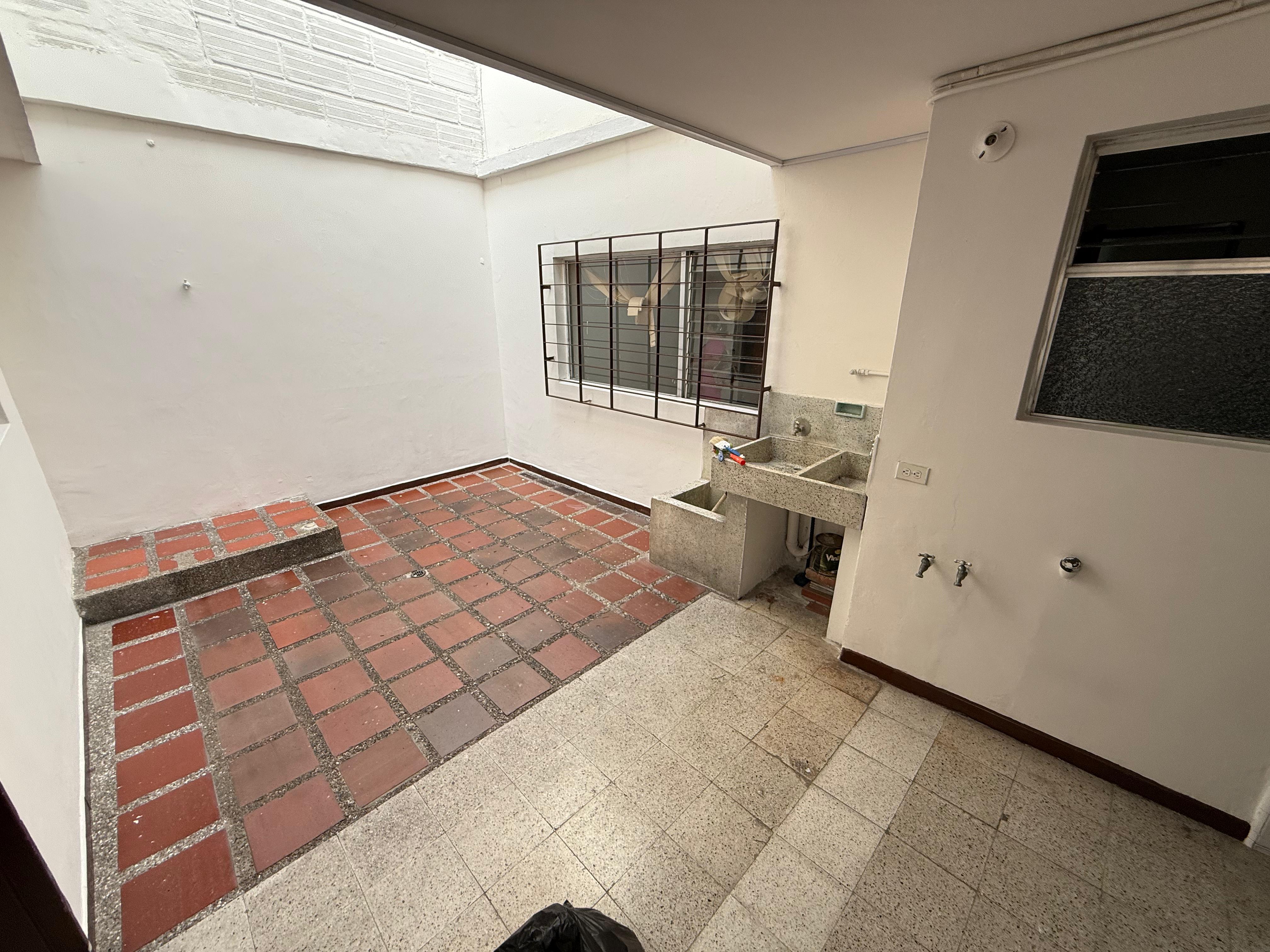 ARRIENDO CASA EN EL ESTADIO