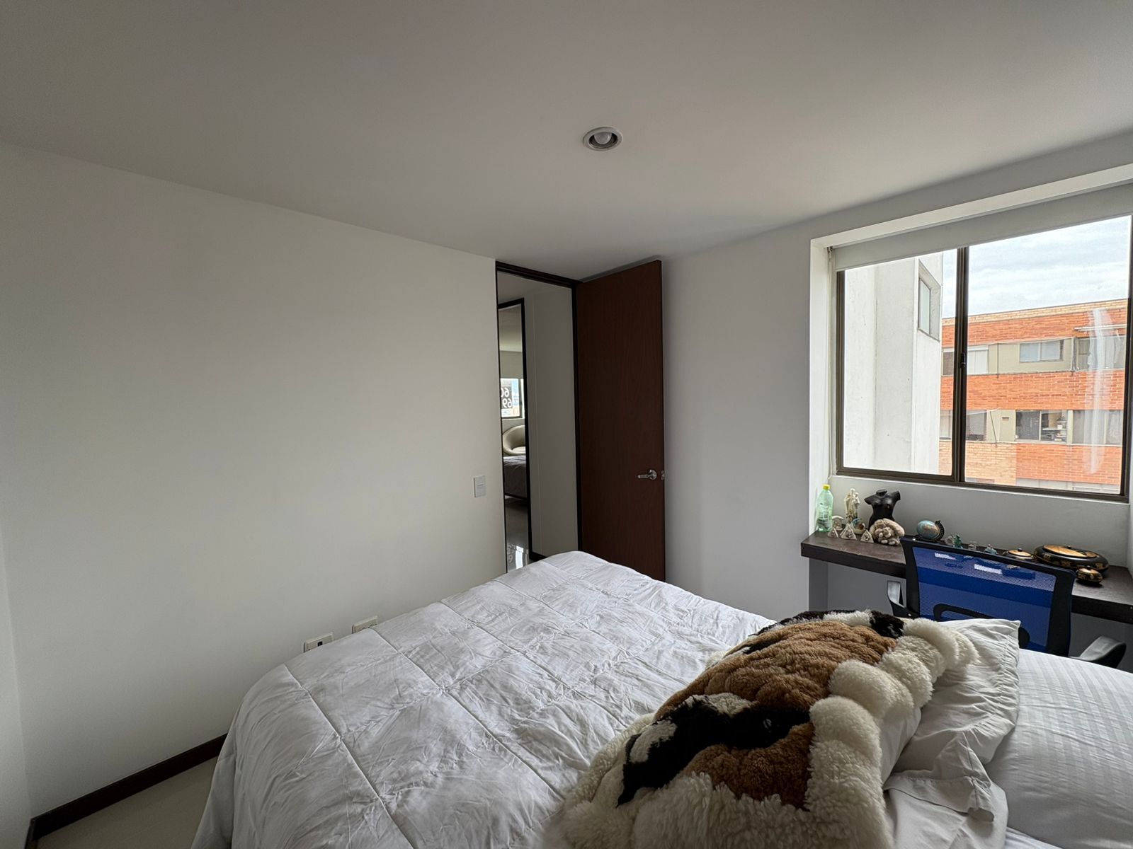 ARRIENDO APARTAMNTO AMOBLADO