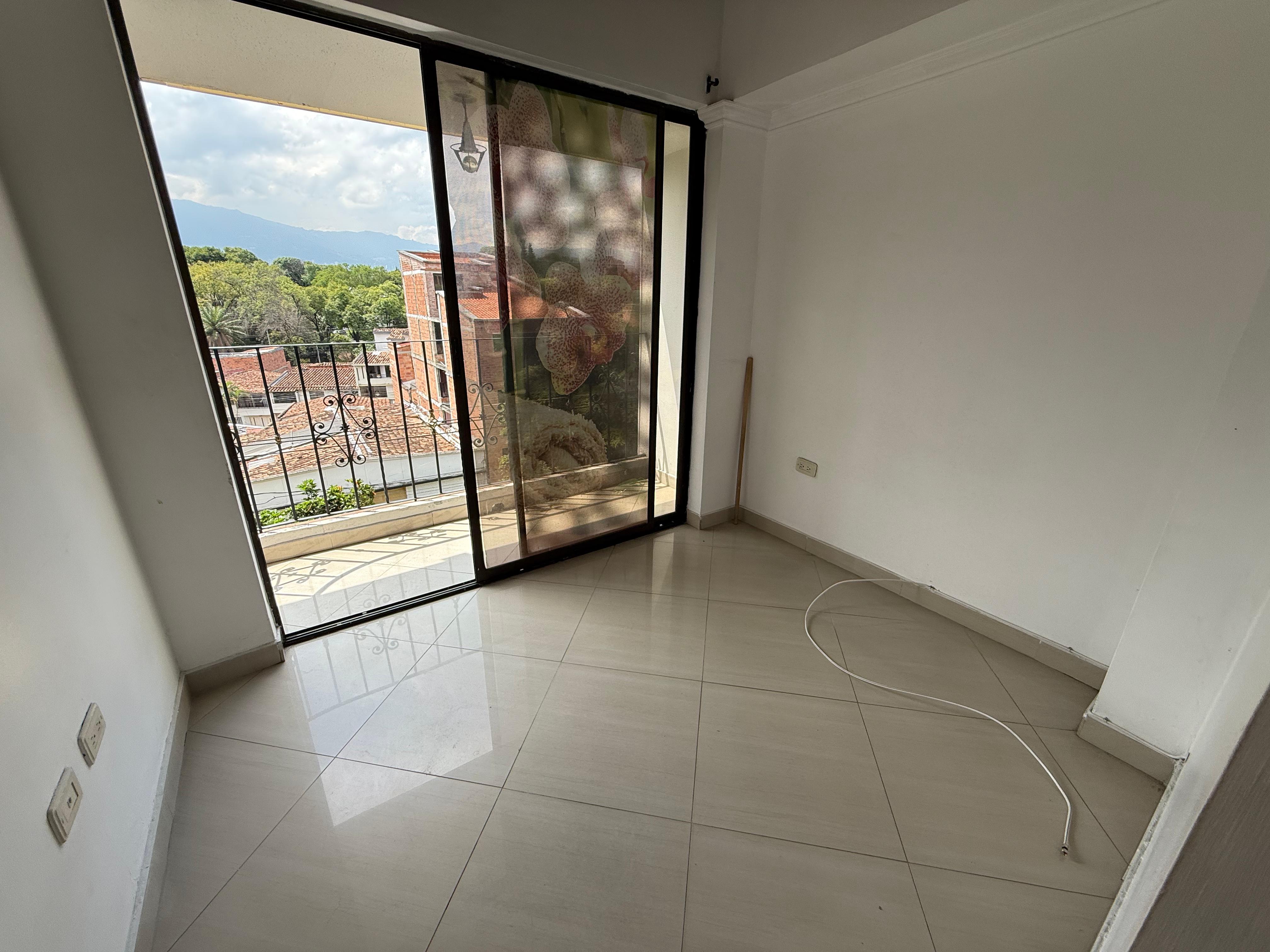ARRIENDO APARTAMENTO EN LA FLORESTA