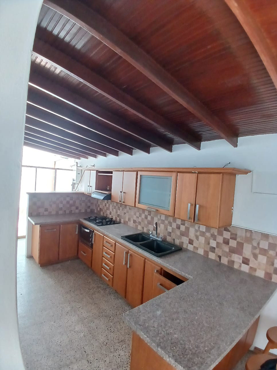 ARRIENDO CASA EN LAURELES