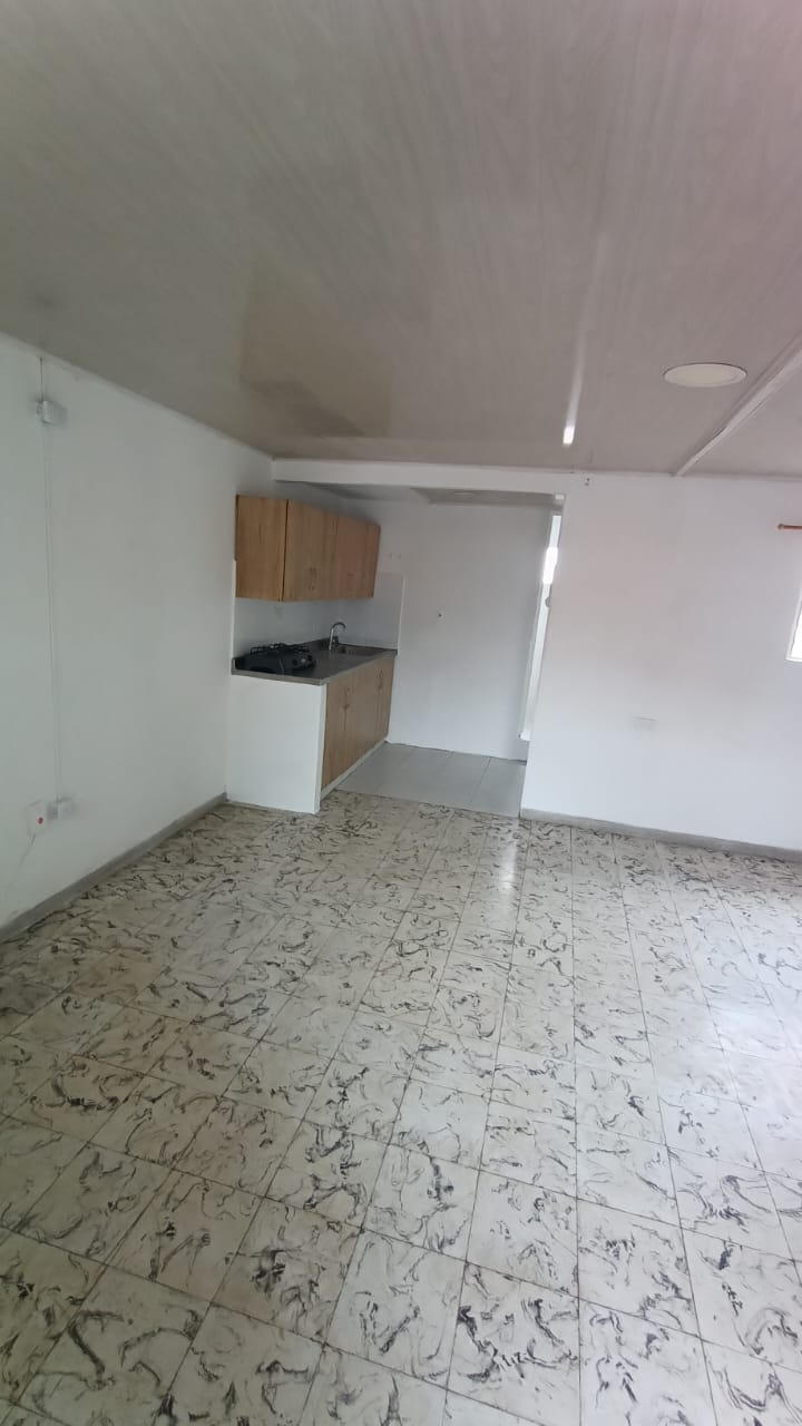 ARRIENDO APARTA ESTUDIO LAURELES
