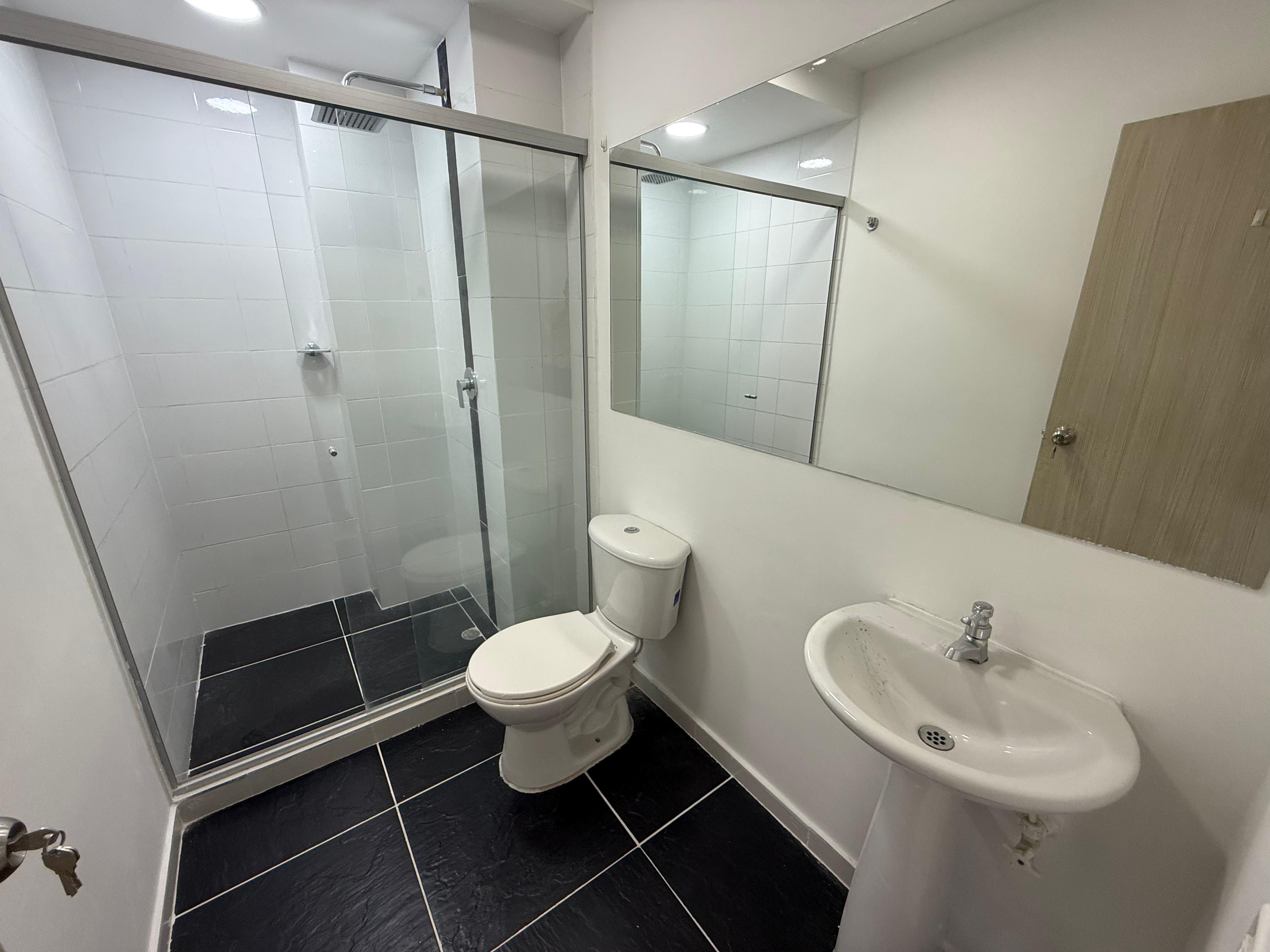 ARRIENDO APARTAMENTO EN NIQUIA PARTE BAJA