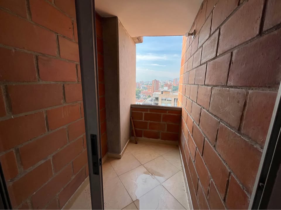 VENDO APARTAMENTO EN LAURELES