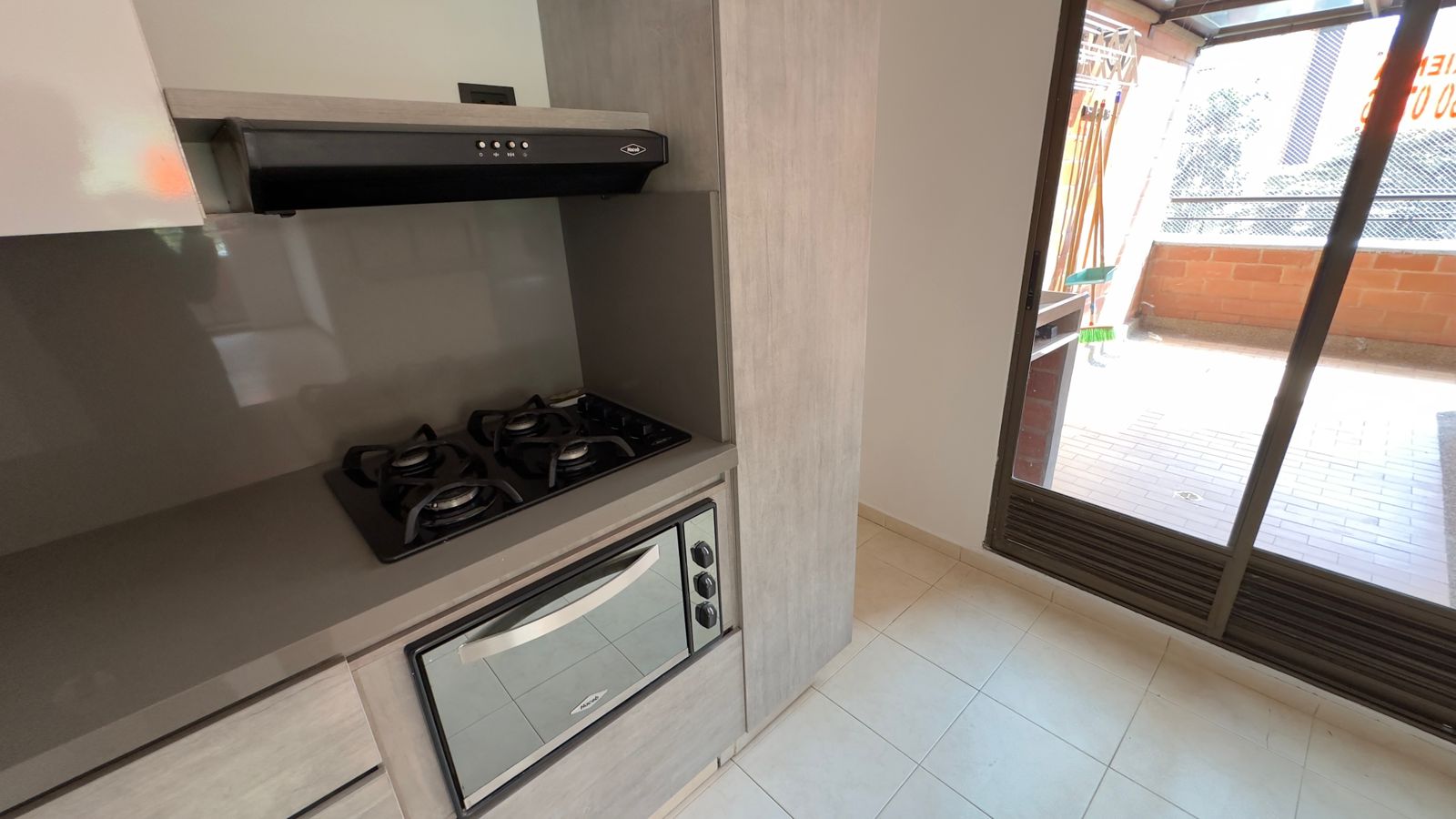 ARRIENDO APARTAMENTO EN LA LOMA DE LOS BERNAL