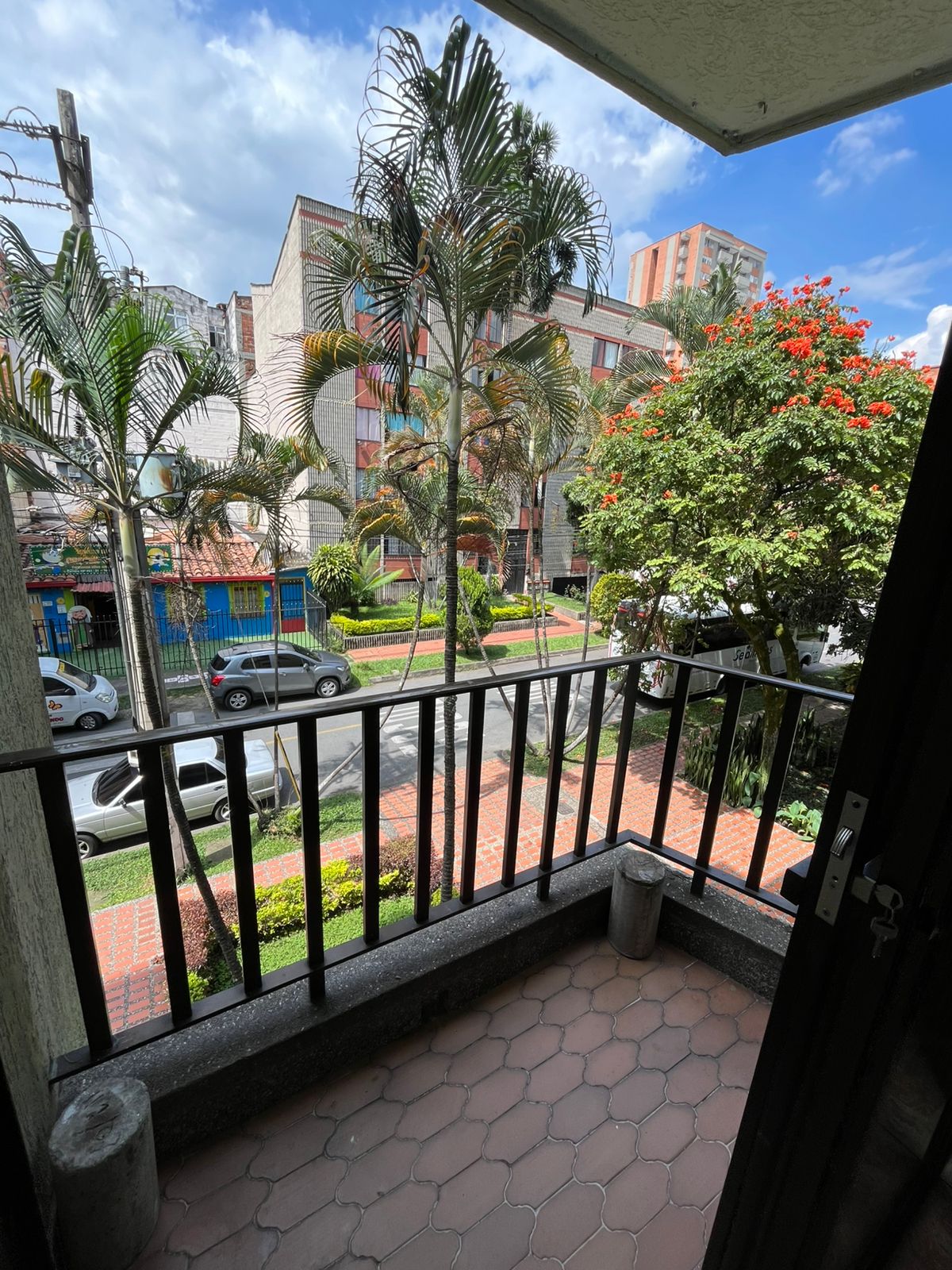 Arriendo apartamento Los Colores