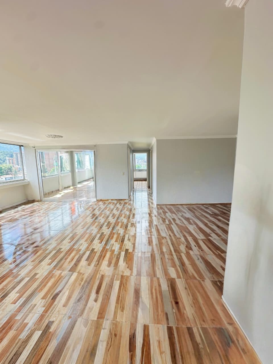 VENDO APARTAMENTO EN LAURELES ESTADIO