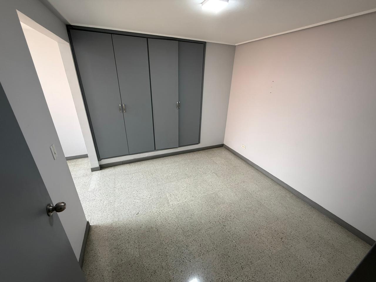 ARRIENDO APARTAMENTO EN EL VELODROMO