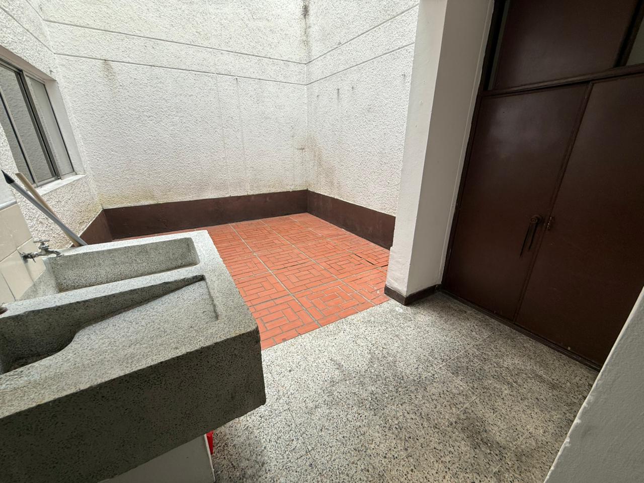 ARRIENDO CASA EN SANTA MONICA