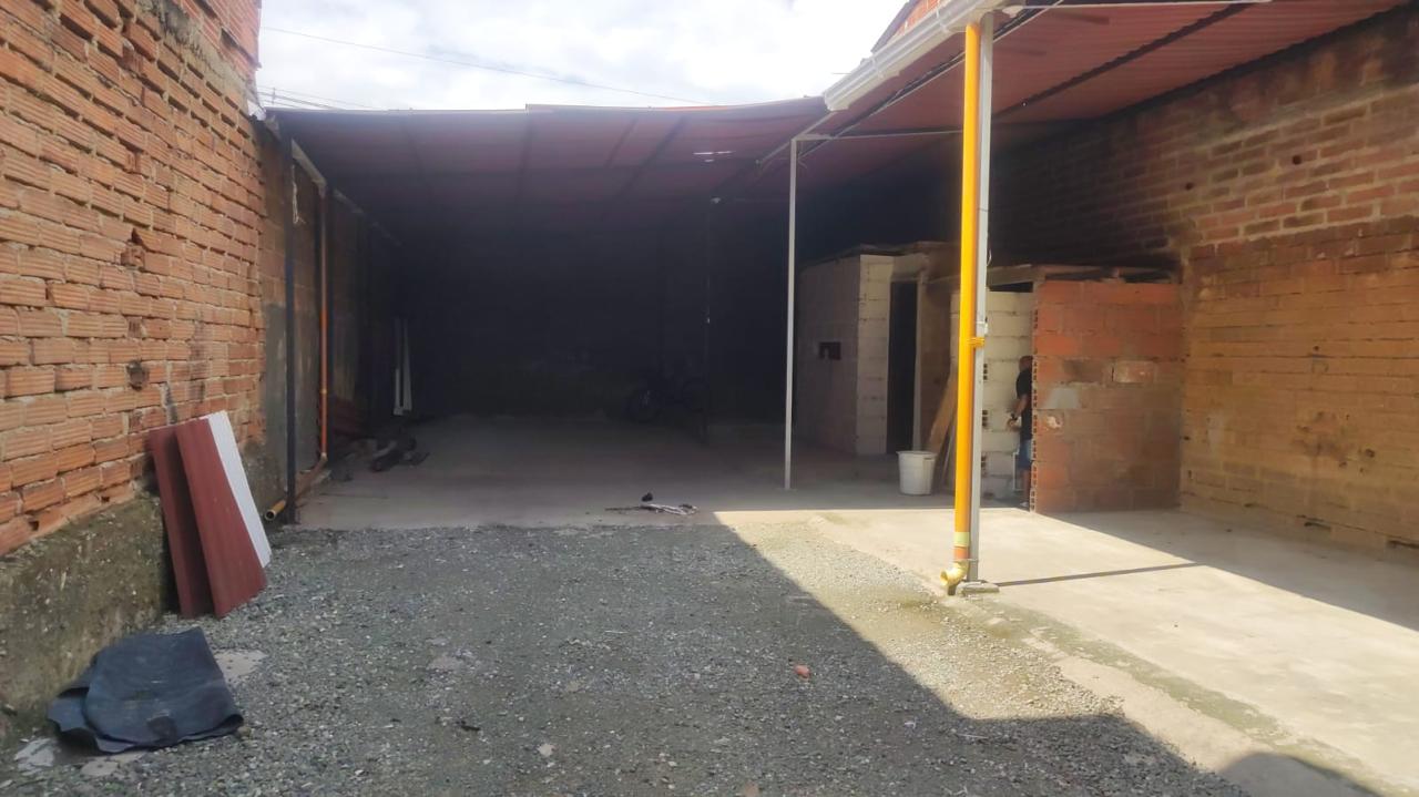ARRIENDO BODEGA EN SANTA CRUZ LA ROSA