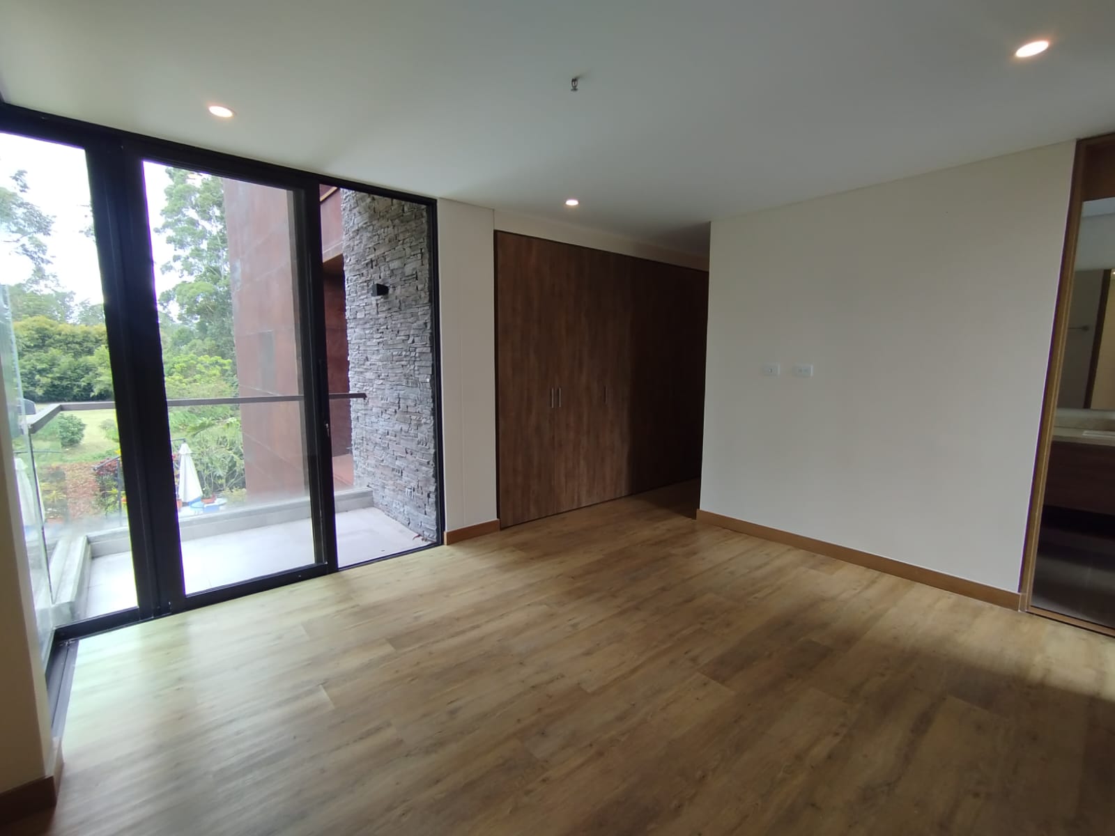 VENDO APARTAMENTO EN LLANO GRANDE