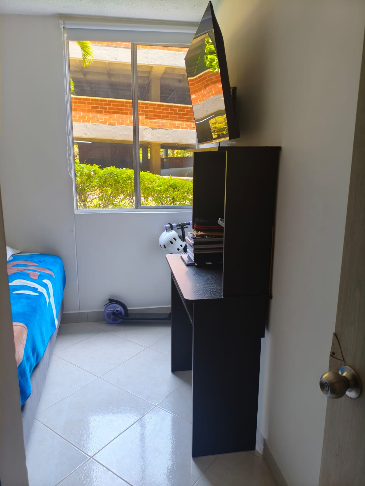 VENDO APARTAMENTO EN LA LOMA DE LOS BERNAL