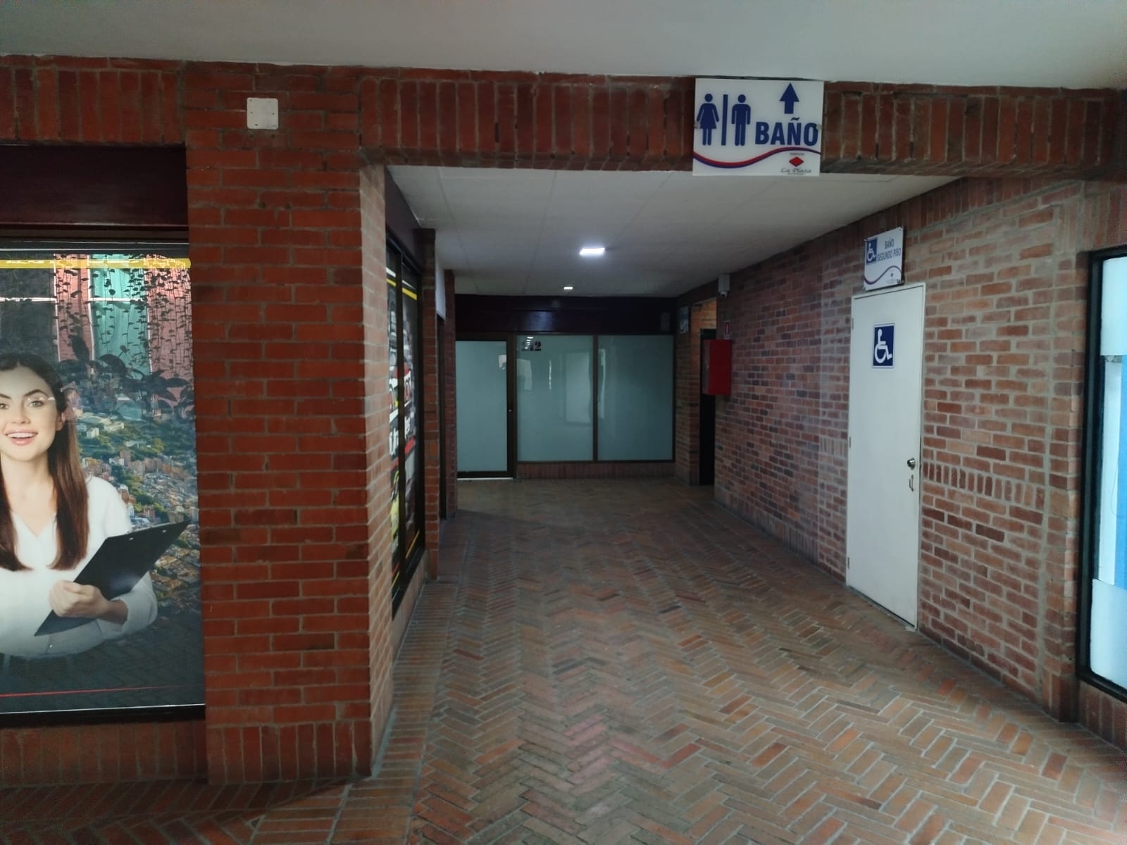 ARRIENDO OFICINA EN EL POBLADO