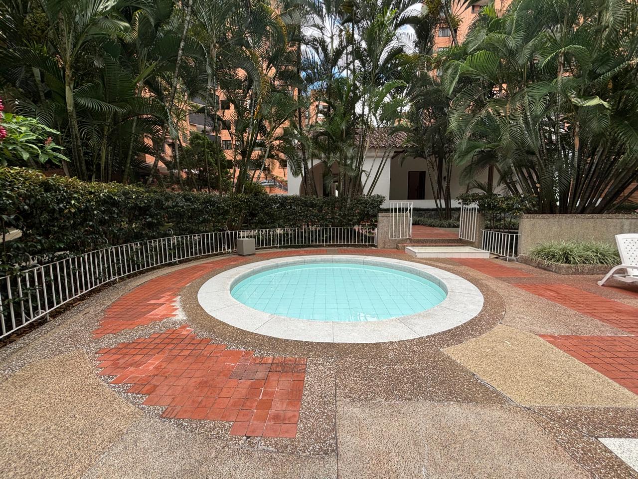 ARRIENDO APARTAMENTO EN EL POBLADO