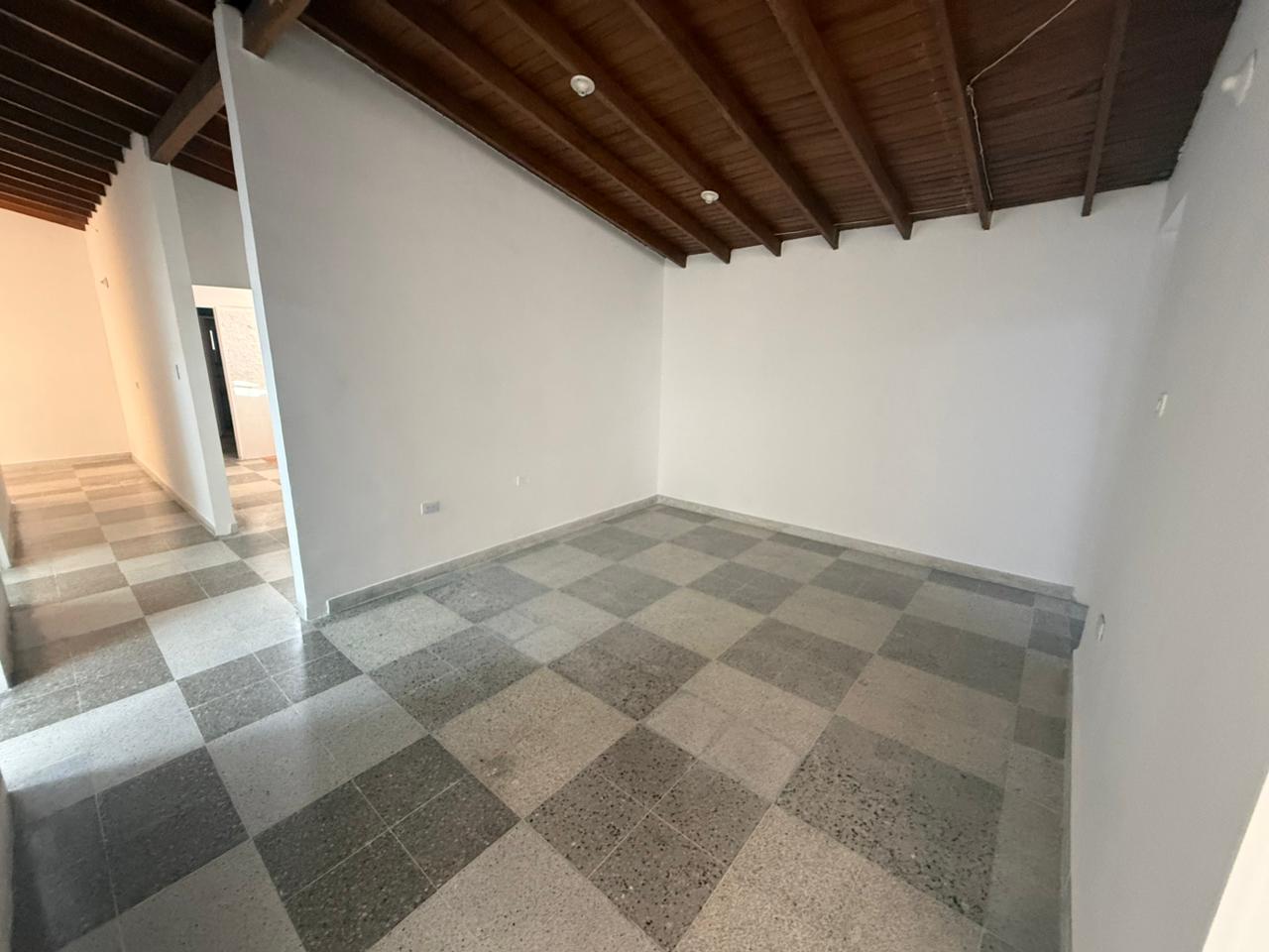 ARRIENDO CASA EN EL VELÓDROMO