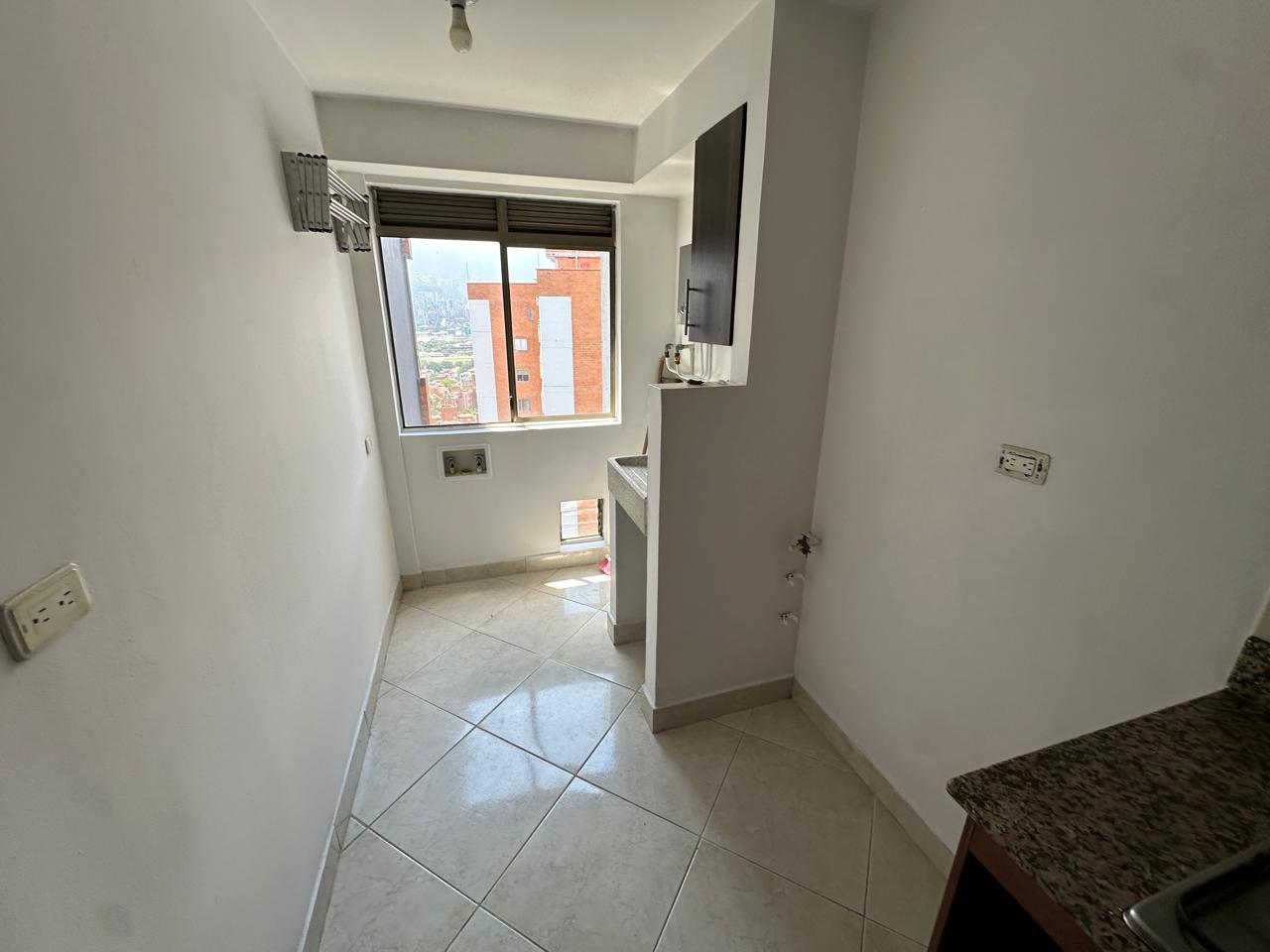 ARRIENDO APARTAMENTO EN LA LOMA DE LOS BERNAL