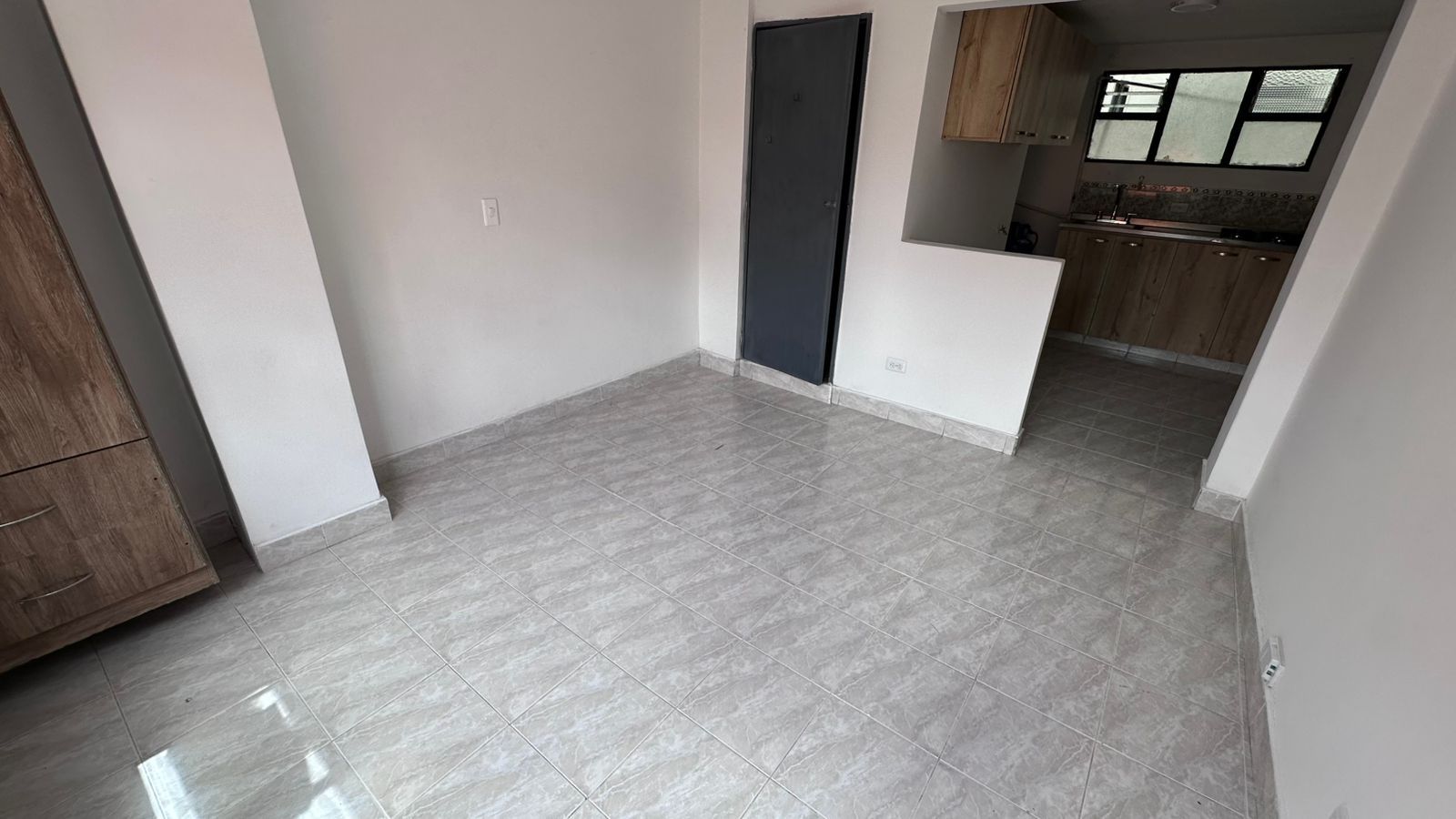 ARRIENDO APARTAESTUDIO EN LA FLORESTA