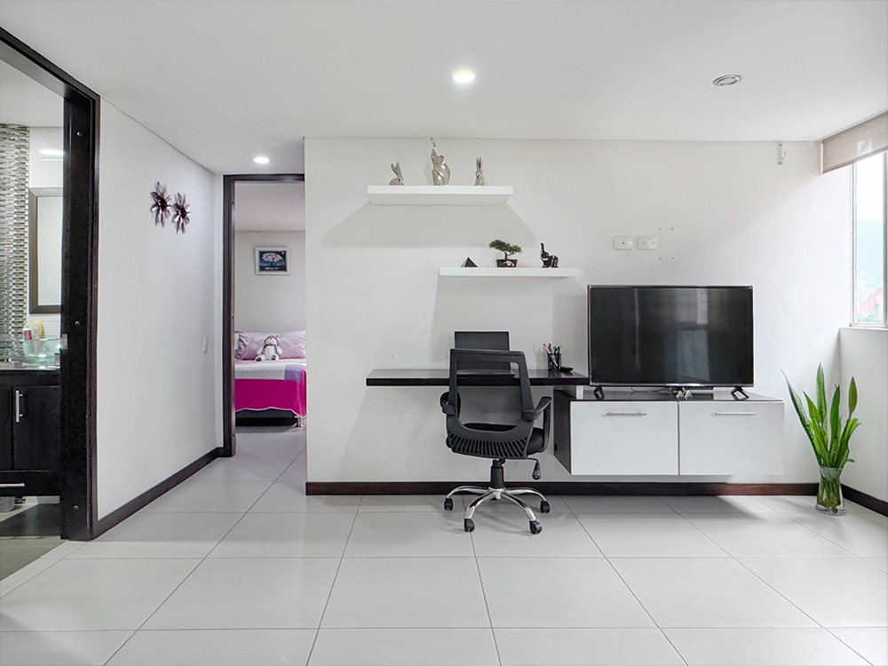 ARRIENDO APARTAMENTO AMOBLADO EN LOS COLORES