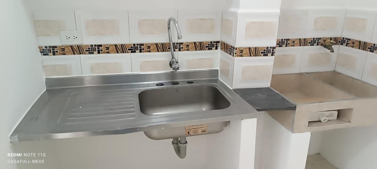 ARRIENDO LOCAL EN LA FLORESTA