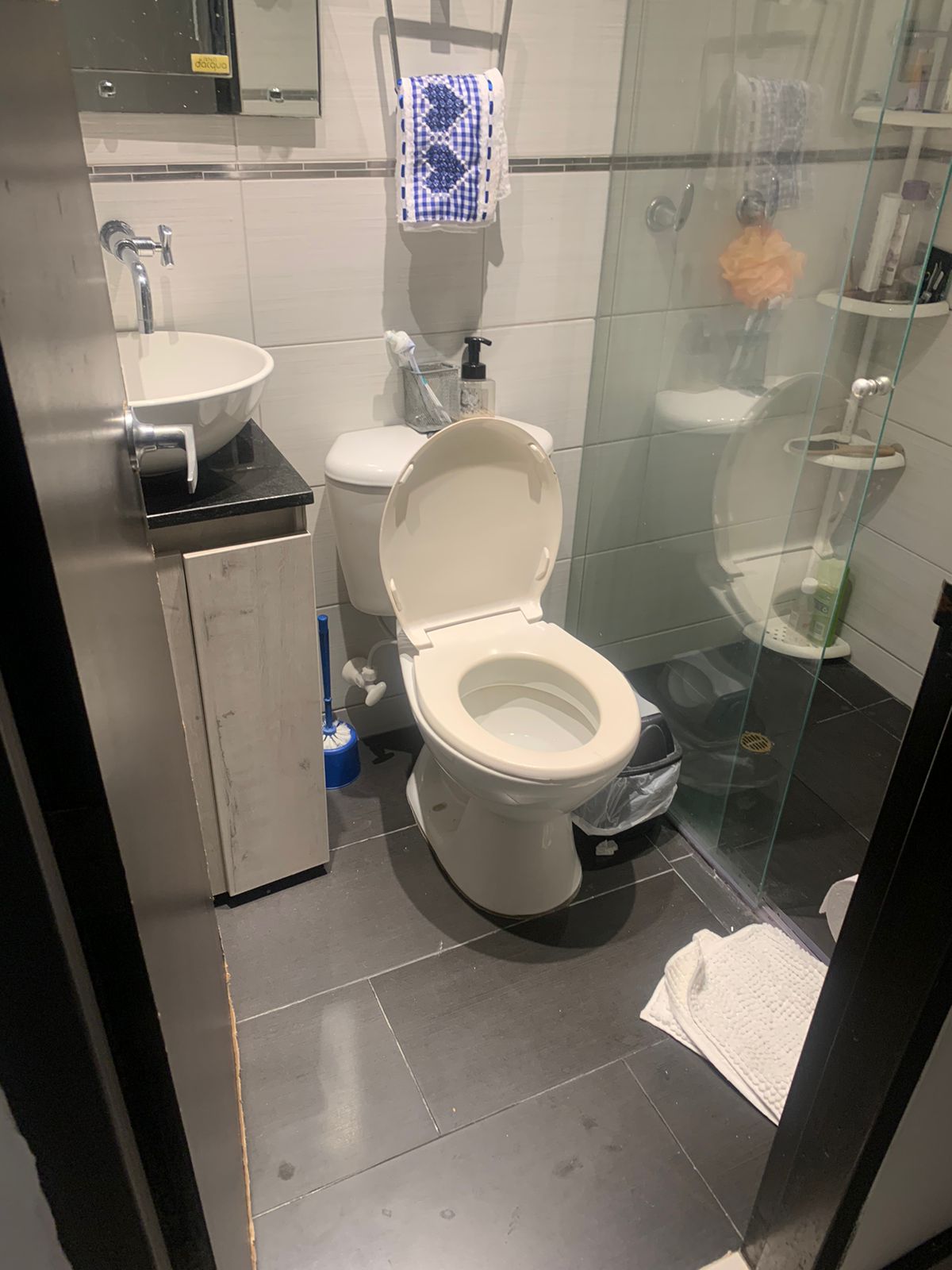 ARRIENDO APARTAMENTO AMOBLADO EN LA AMERICA