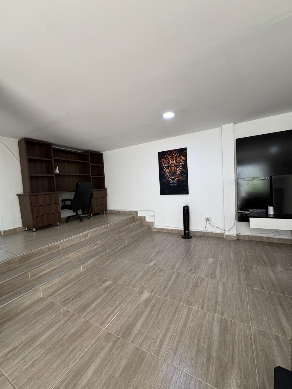 ARRIENDO CASA AMOBLADA EN COLORES