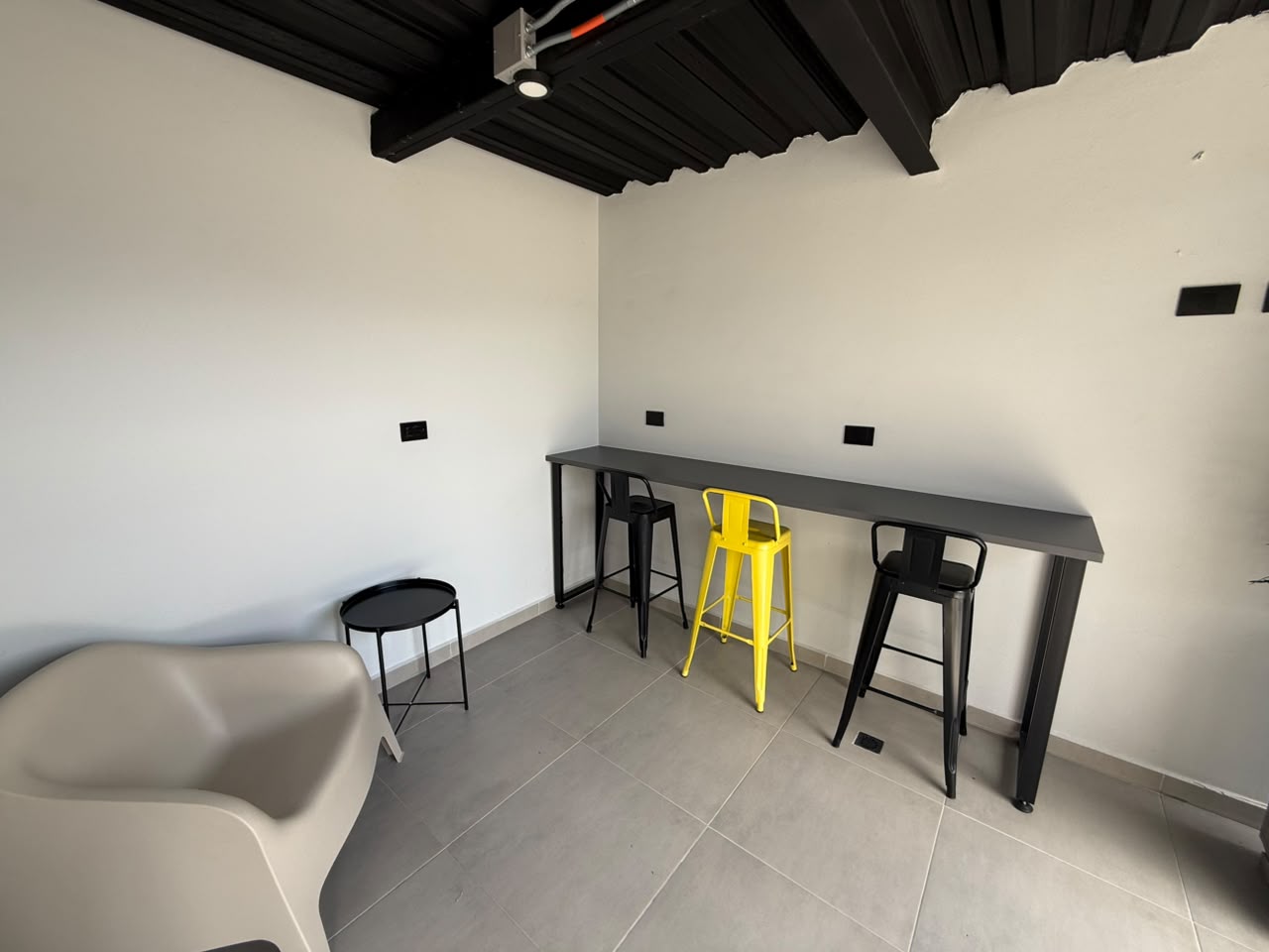 ARRIENDO APARTAESTUDIO EN LAURELES