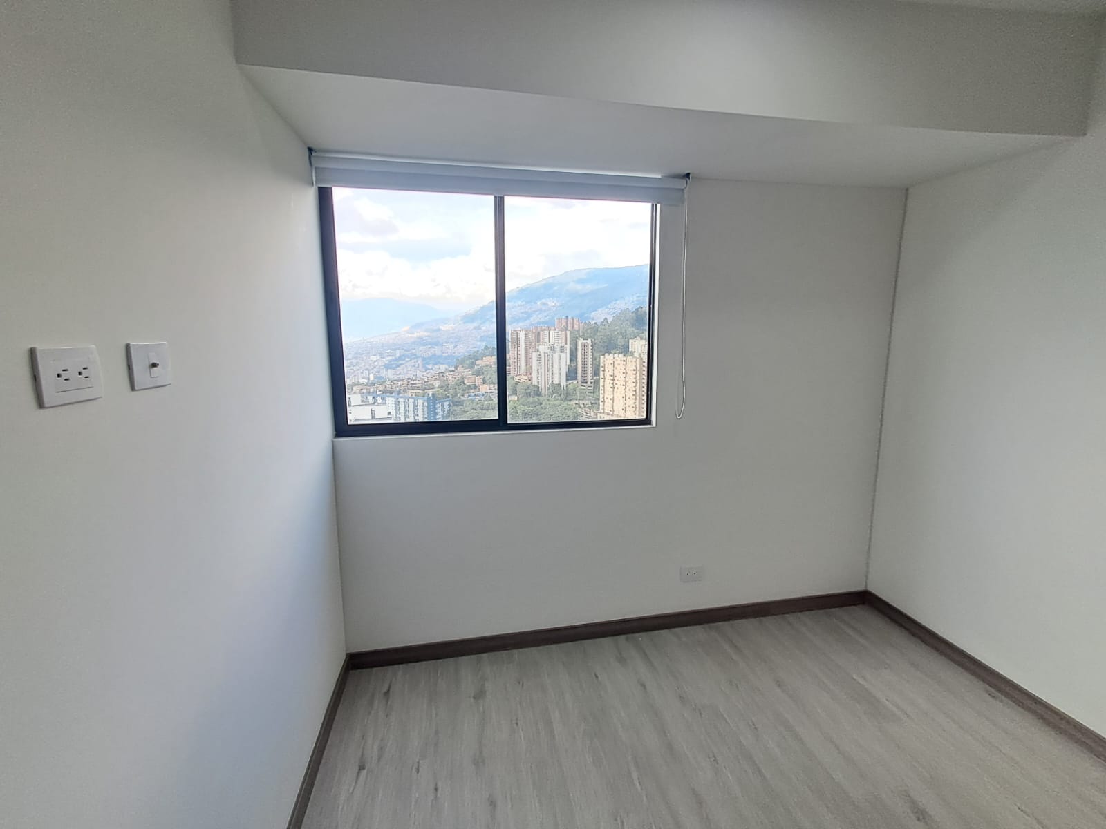 ARRIENDO APARTAMENTO EN POBLADO TIERRA GRATA