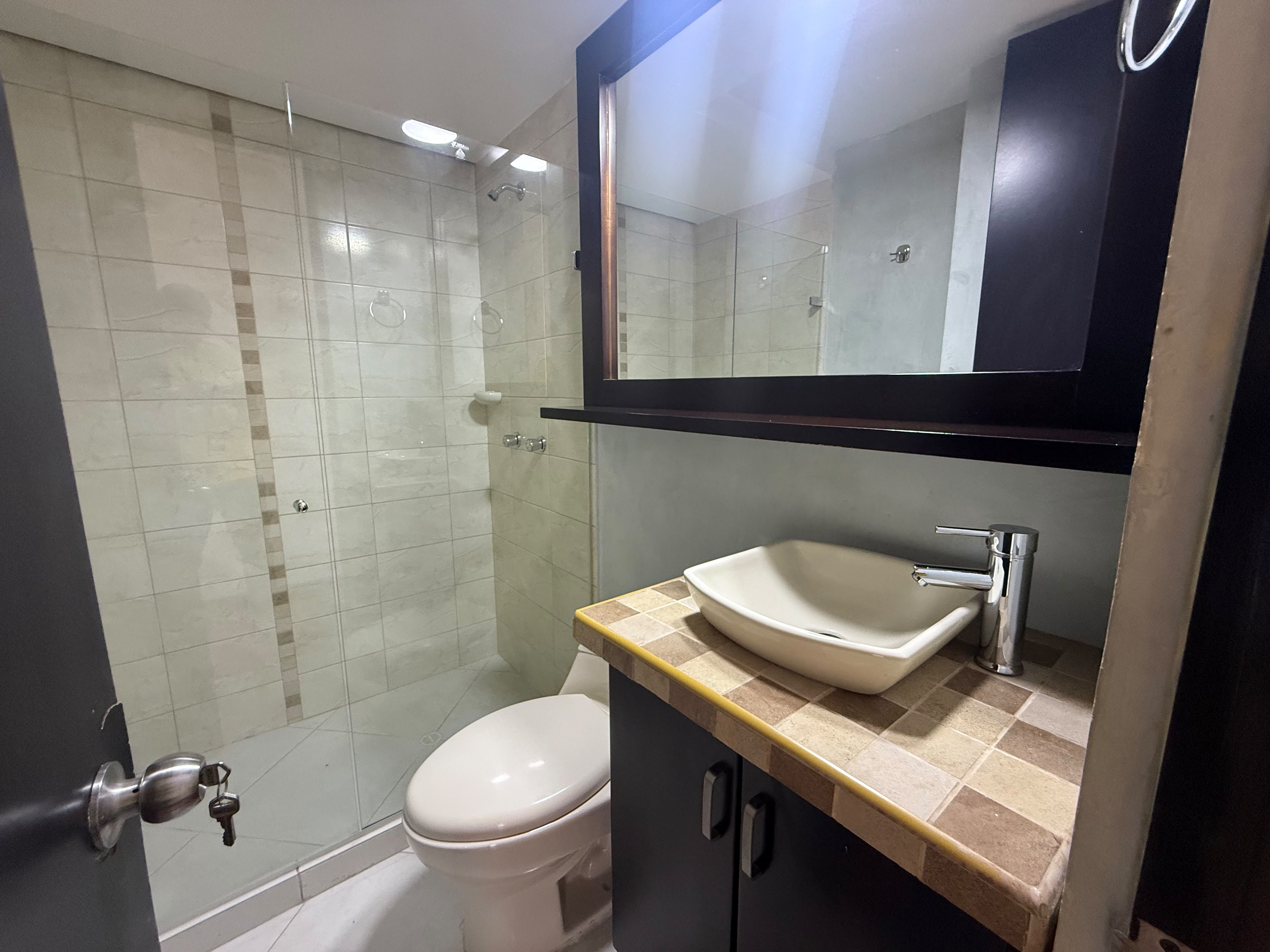 Arriendo Apartamento en los Colores