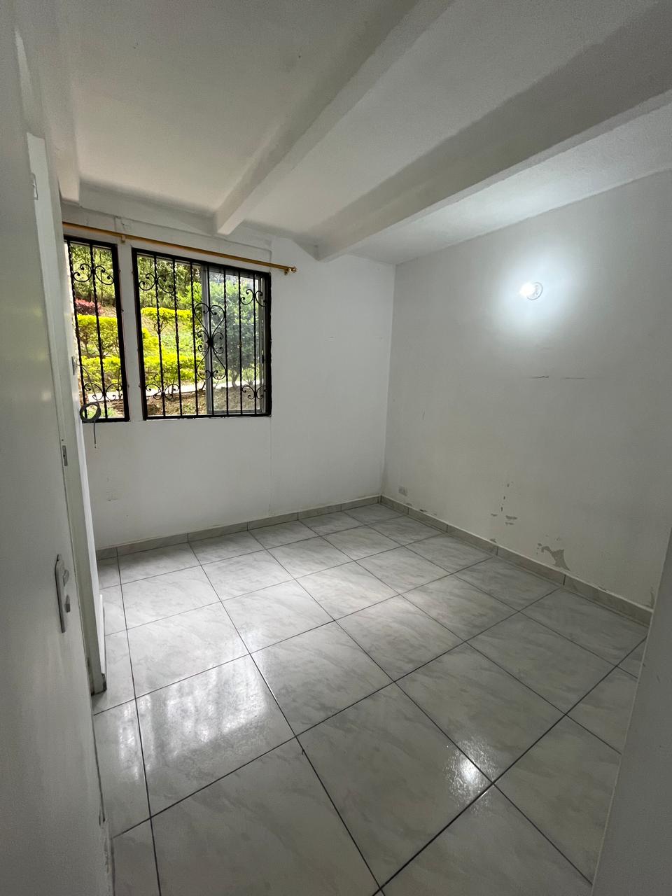 Arriendo Aparta Estudio Robledo Pajarito
