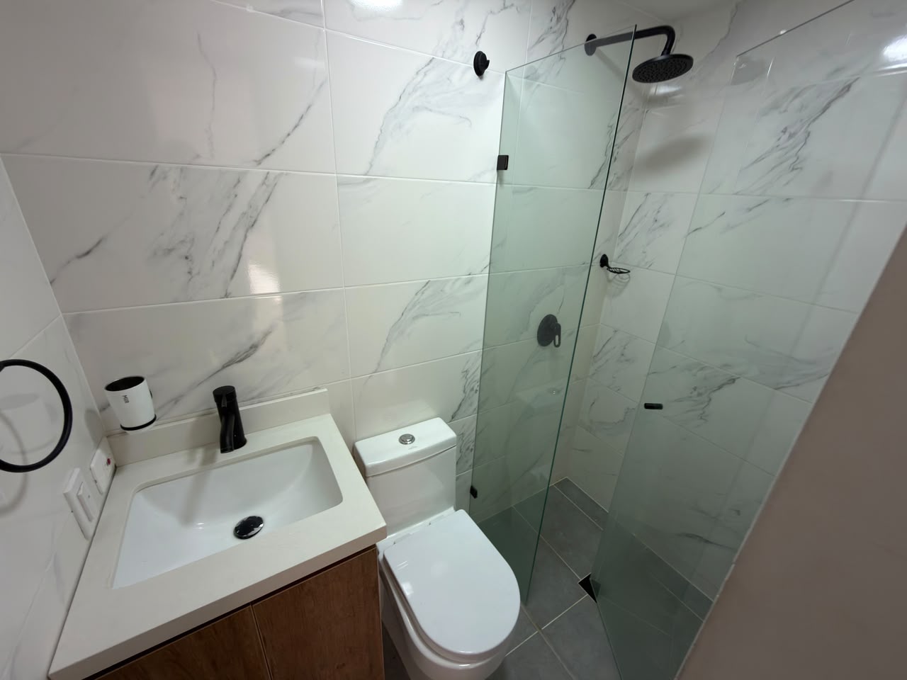 ARRIENDO APARTAMENTO EN LA LOMA DE LOS BERNAL
