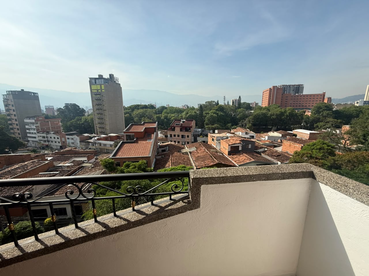 ARRIENDO APARTAESTUDIO AMOBLADO EN LA FLORESTA