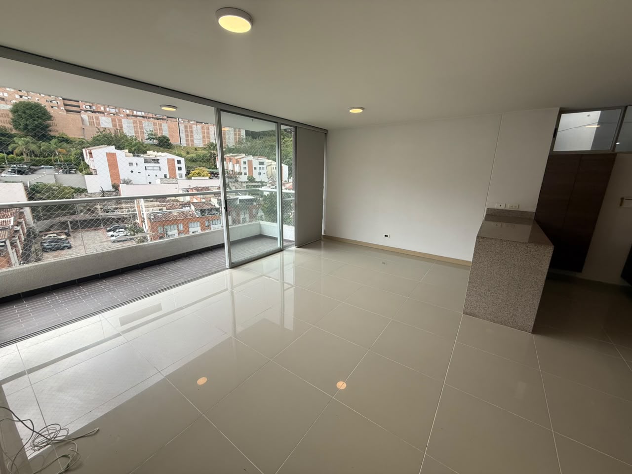 ARRIENDO APARTAMENTO EN LA LOMA DEL INDIO