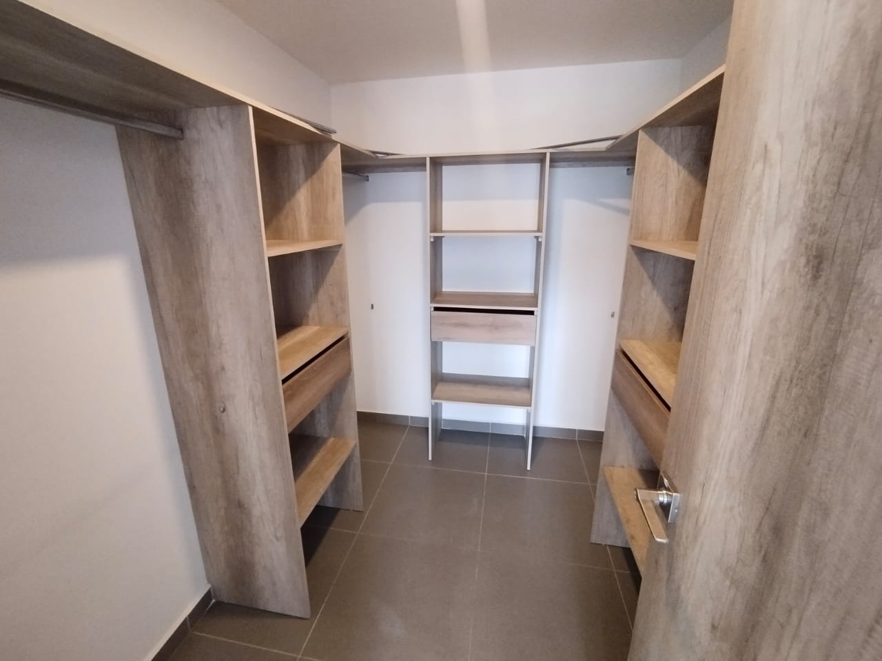 ARRIENDO APARTAMENTO EN CUIDAD DEL RIO