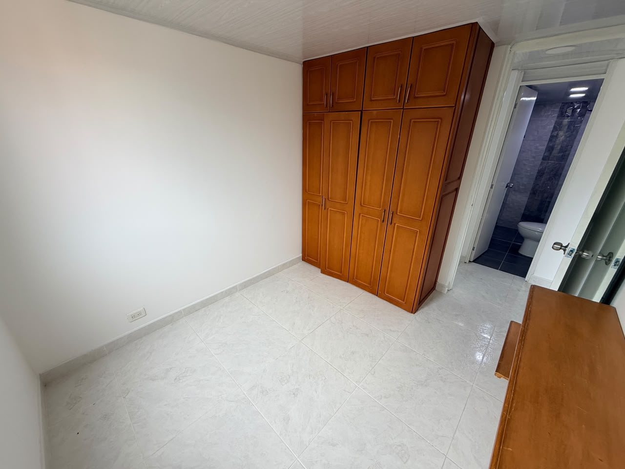 VENDO APARTAMENTO EN LOMA DE OS BERNAL