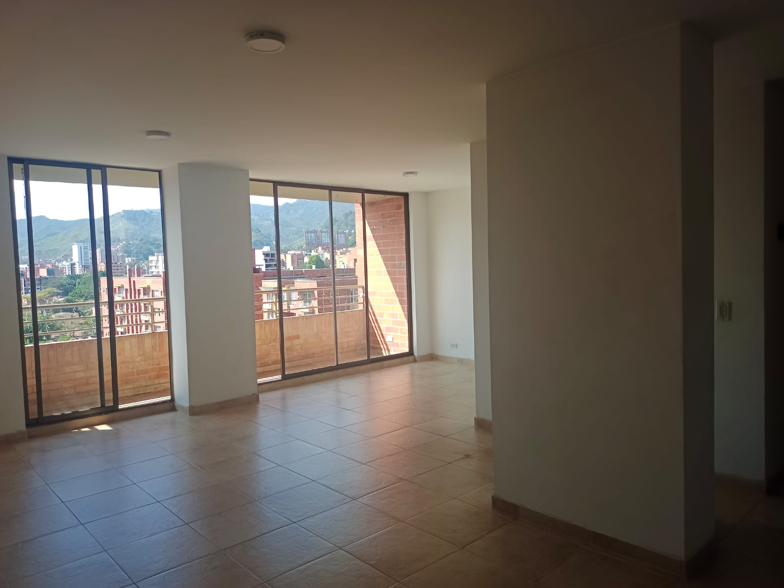 Se arrienda apartamento en laureles