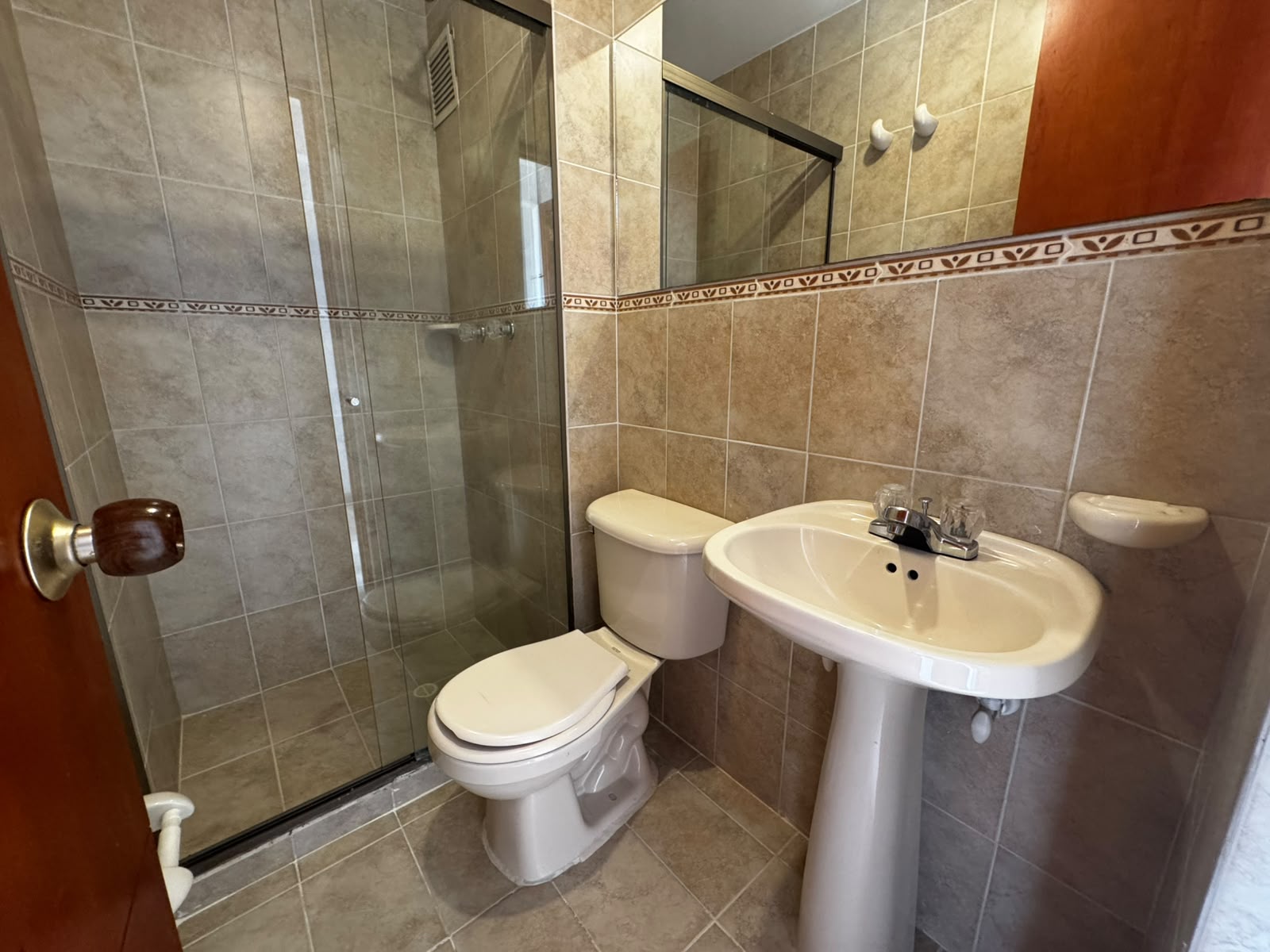 Se arrienda apartamento en laureles