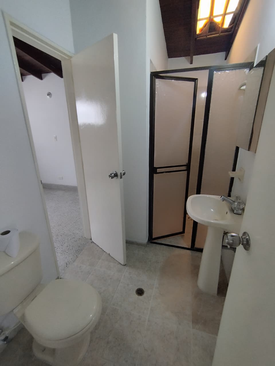 Arriendo casa en simón bolívar