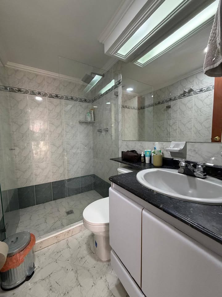 ARRIENDO APARTAESTUDIO EN LA CASTELLANA